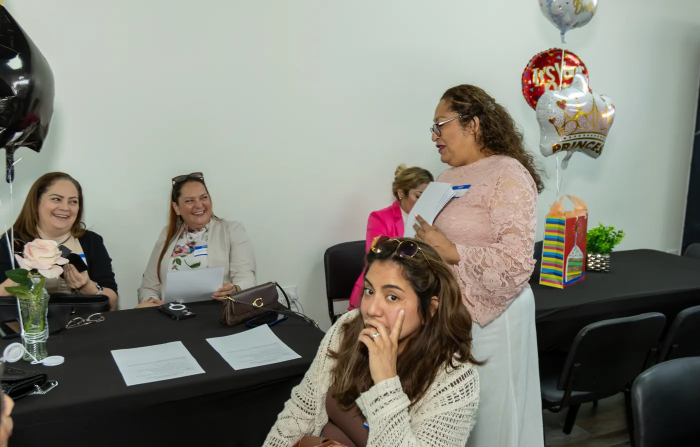 Evento Mujer y Empresaria: Crecer con Claridad y Propósito de Historia de Éxitos Entre Amigas en Houston, mayo 2026