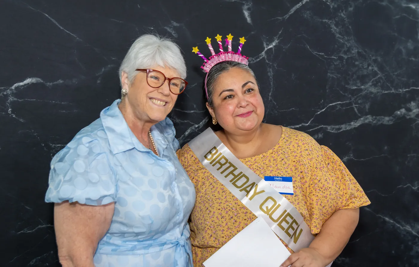 Adriana Gonzales, Claudia Baca en el evento Mujer y Empresaria: Crecer con Claridad y Propósito de Historia de Éxitos Entre Amigas, Houston, mayo 2026