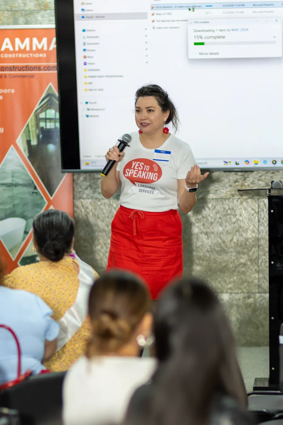 Yesenia Fernandez en el evento Mujer y Empresaria: Crecer con Claridad y Propósito de Historia de Éxitos Entre Amigas, Houston, mayo 2026