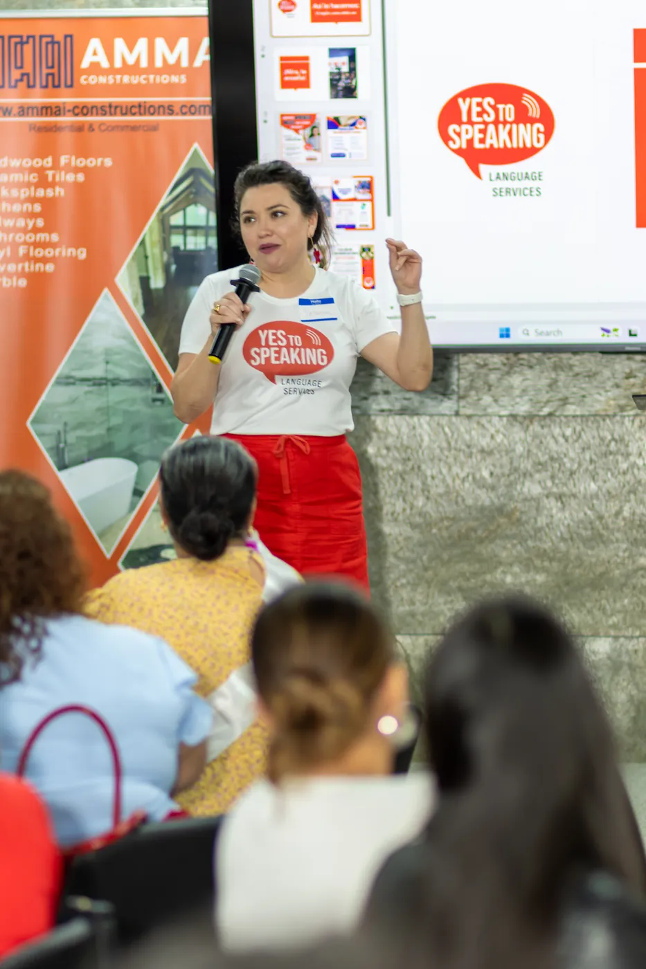 Yesenia Fernandez en el evento Mujer y Empresaria: Crecer con Claridad y Propósito de Historia de Éxitos Entre Amigas, Houston, mayo 2026