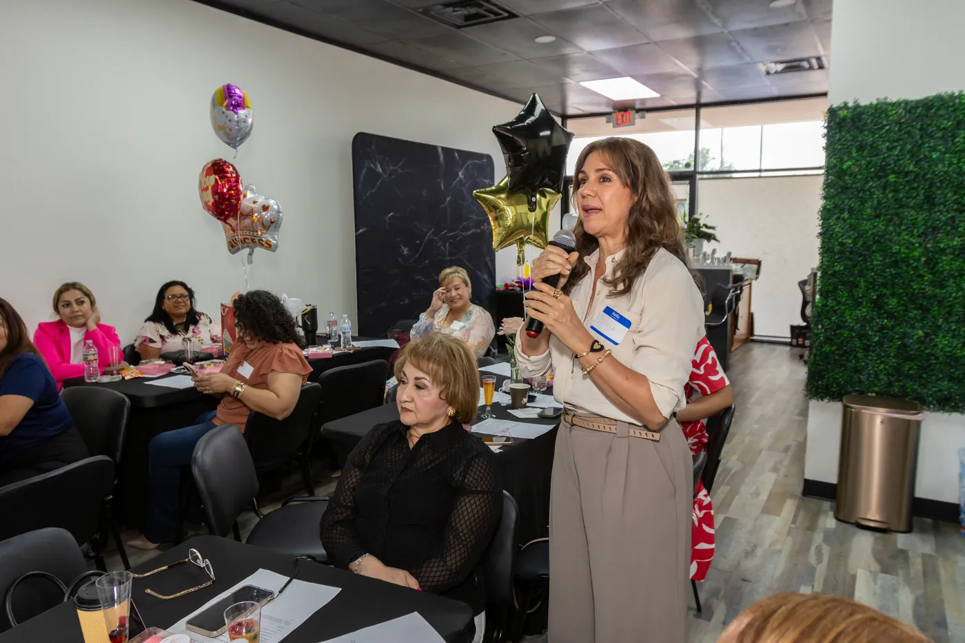 Evento Mujer y Empresaria: Crecer con Claridad y Propósito de Historia de Éxitos Entre Amigas en Houston, mayo 2026