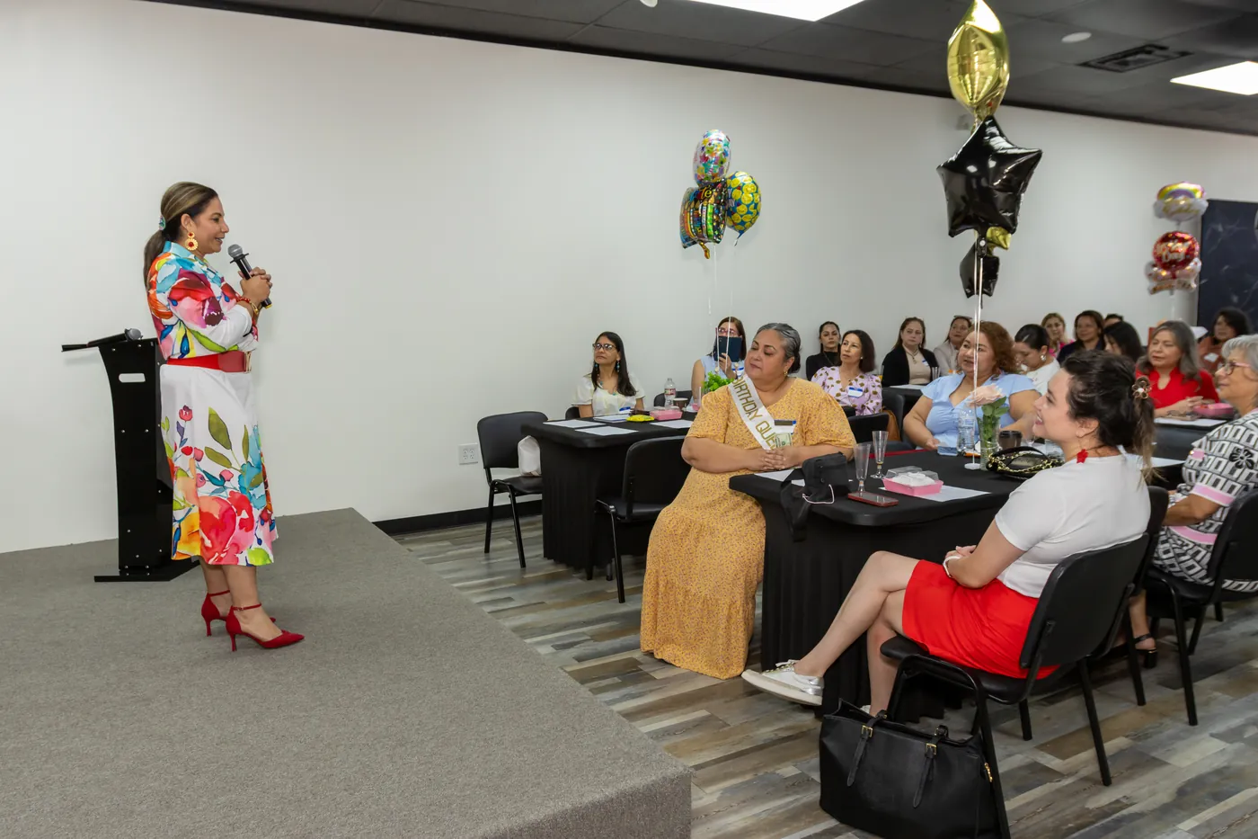 Evento Mujer y Empresaria: Crecer con Claridad y Propósito de Historia de Éxitos Entre Amigas en Houston, mayo 2026