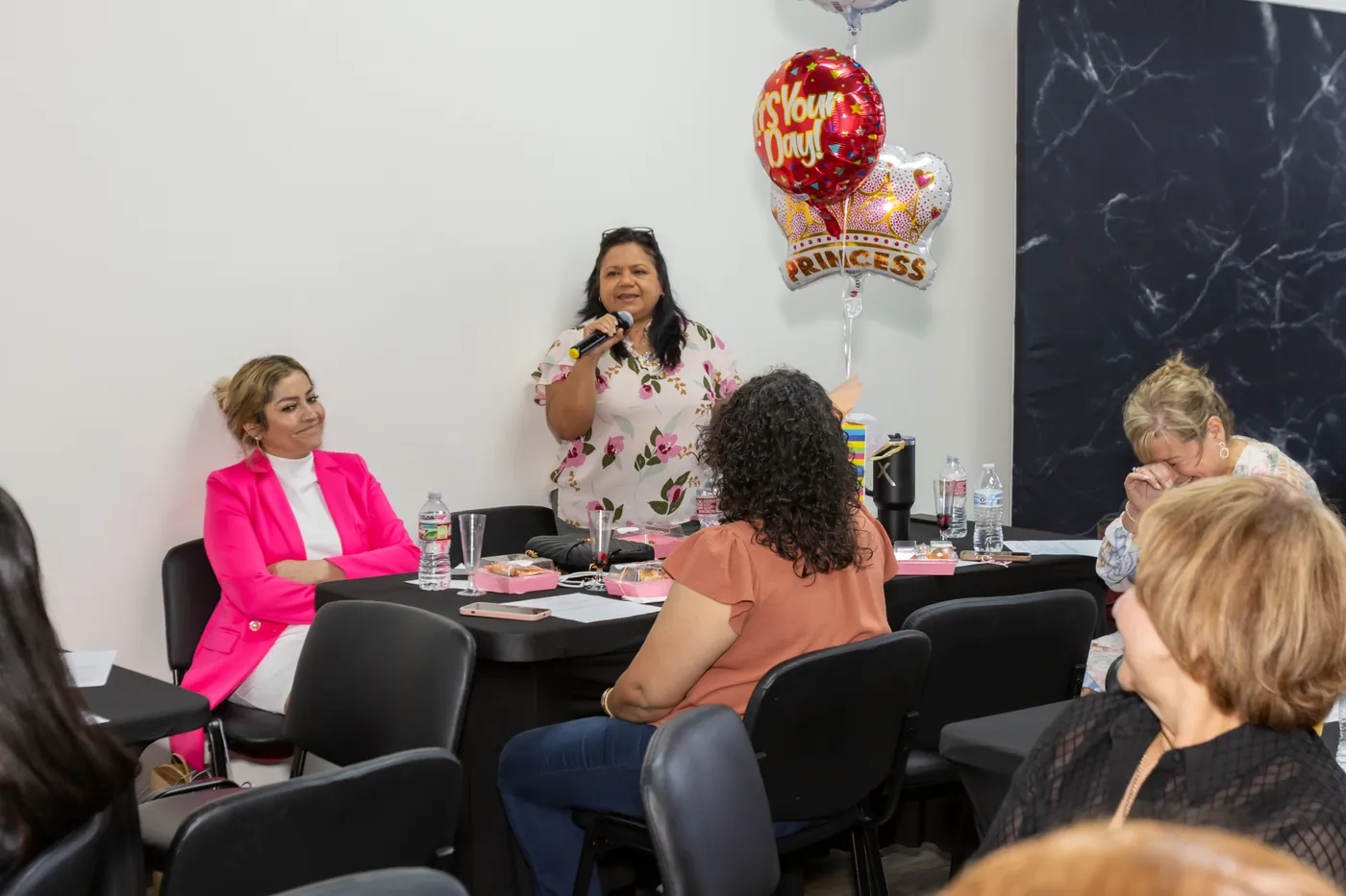 Evento Mujer y Empresaria: Crecer con Claridad y Propósito de Historia de Éxitos Entre Amigas en Houston, mayo 2026