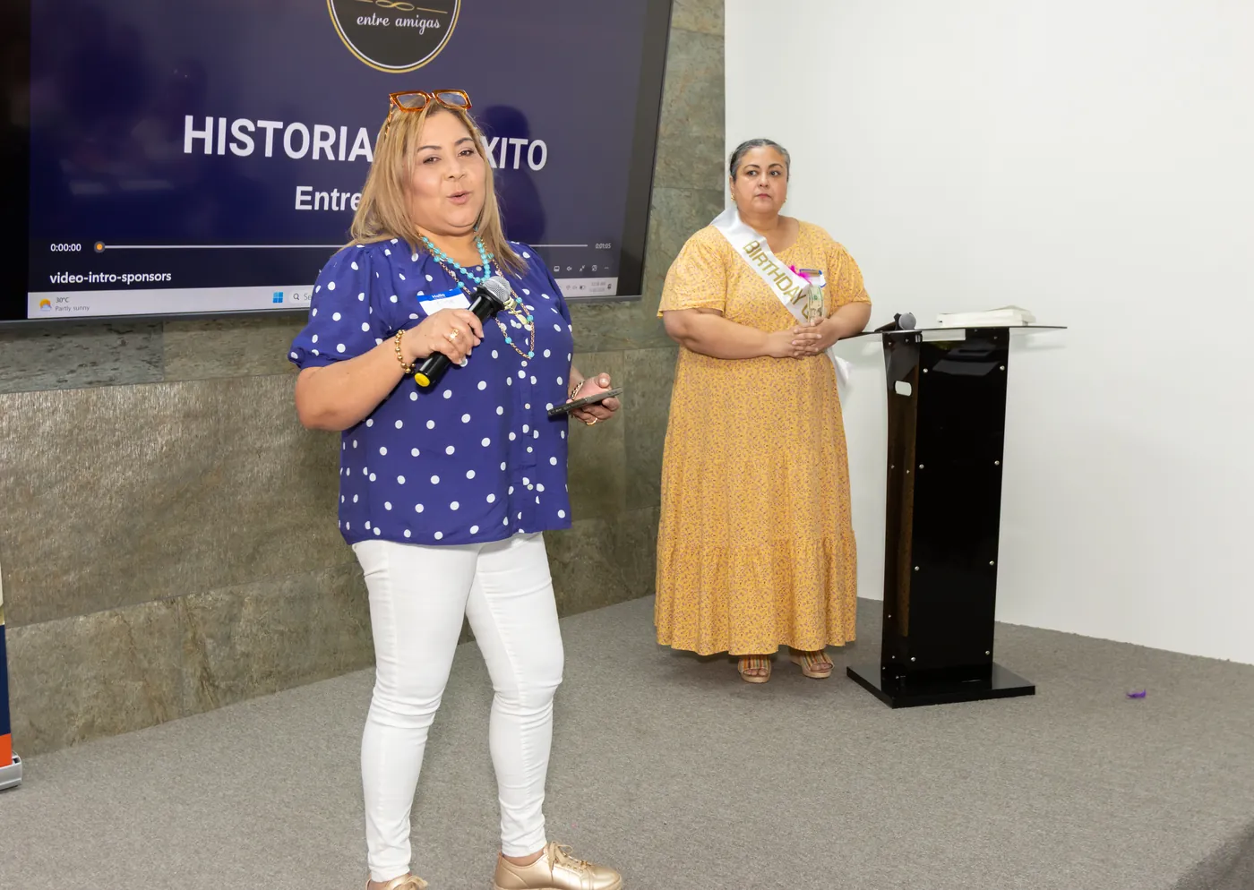 Ivette Aviles en el evento Mujer y Empresaria: Crecer con Claridad y Propósito de Historia de Éxitos Entre Amigas, Houston, mayo 2026