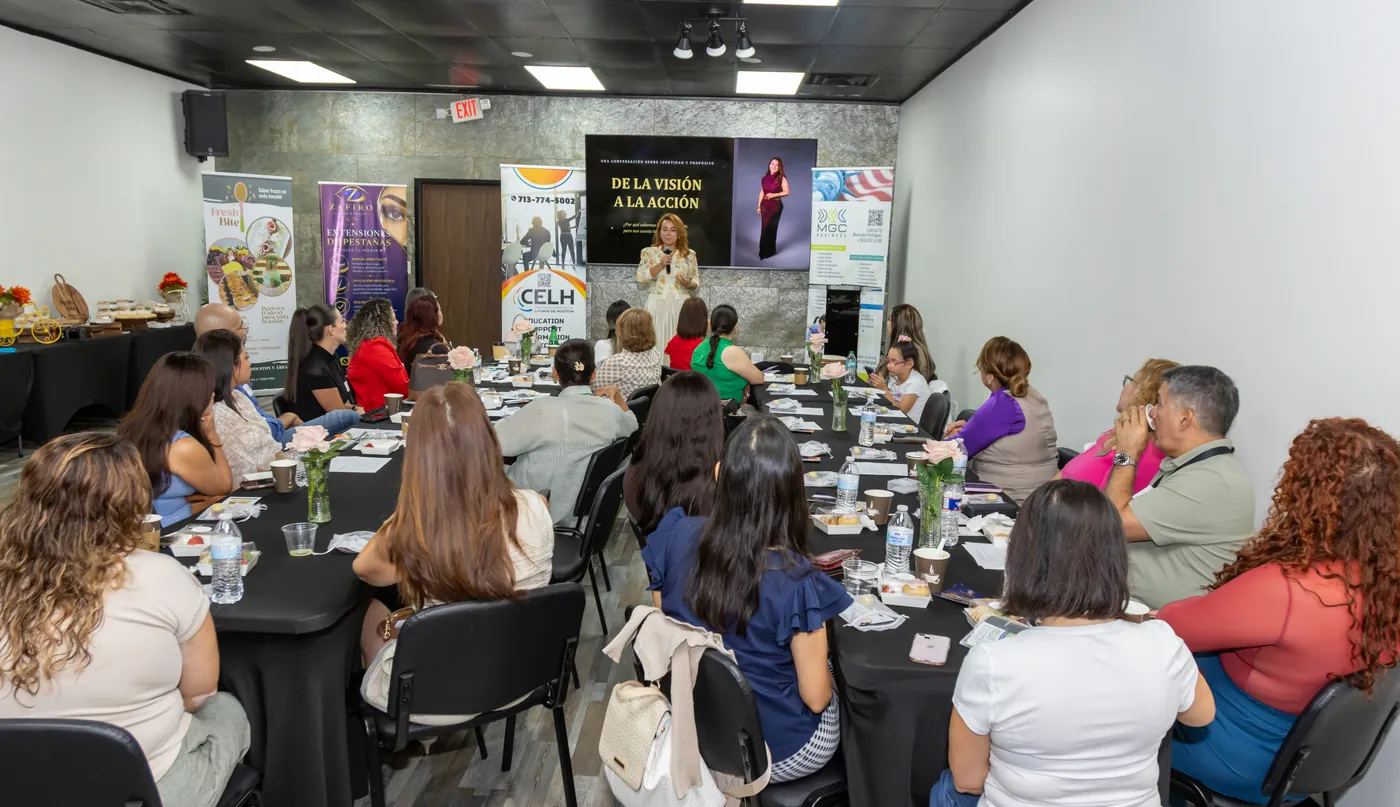 Grecia Berrios en el evento De la Visión a la Acción de Historia de Éxitos Entre Amigas, Houston, junio 2026