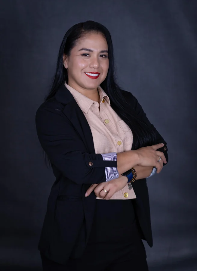 Ieinny Paredes, ponente